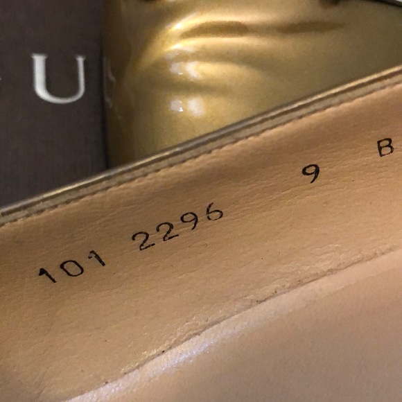 AUTHENTIC Gucci shoes - Picture 14 of 15